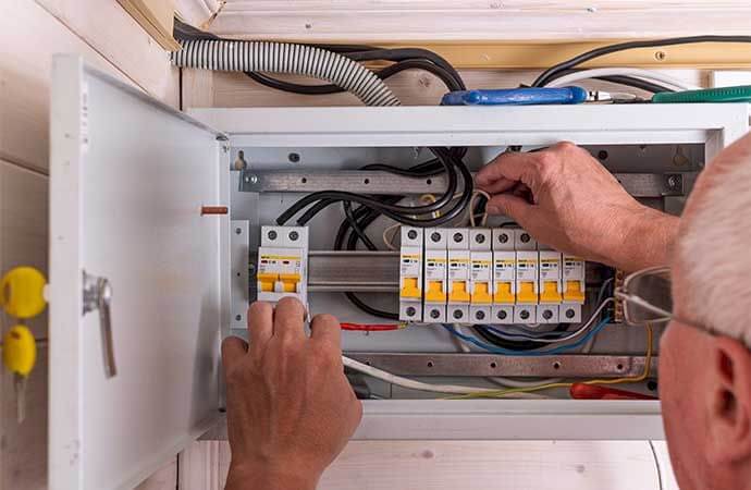 Fases de um projeto de trabalhos de eletricidade com a Avenir Obras Portugal