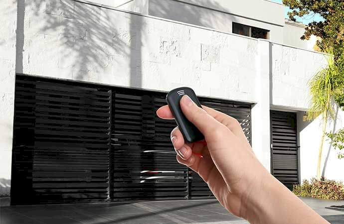 As fases de instalação de um estore rolante elétrico com Avenir Obras