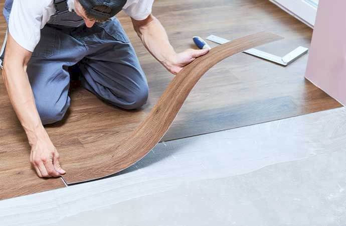 Fases de um projeto de colocação de revestimento de chão com a Avenir Obras Portugal