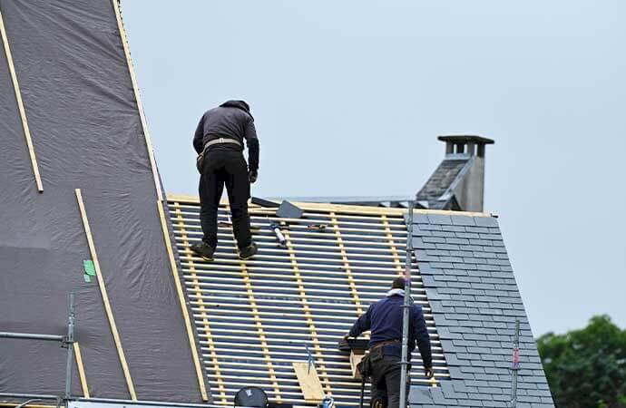 Fases de um projeto de renovação de telhado em Portugal